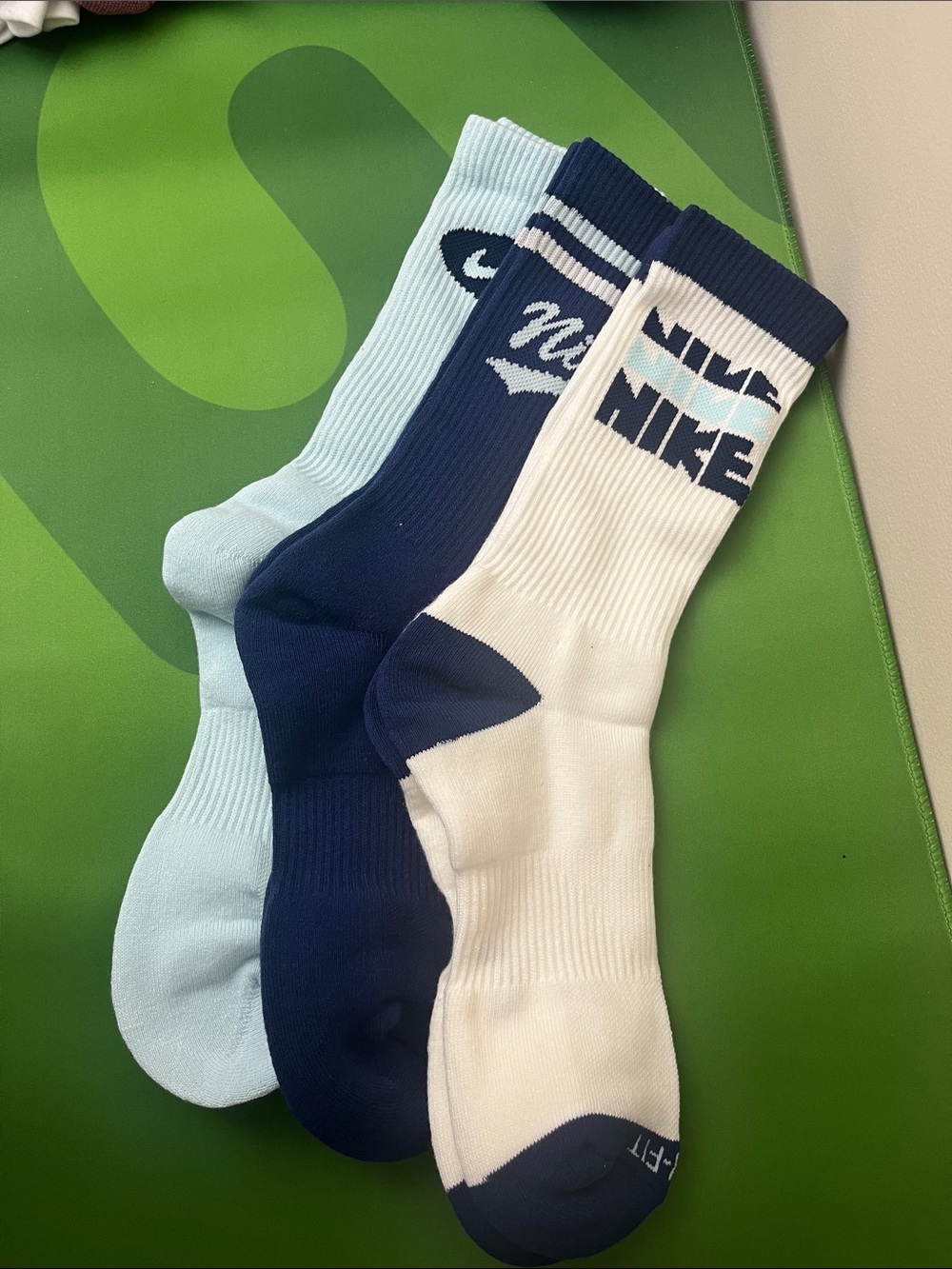Nike Men’s Crew Socks - Navy & Light Blue - 3 Pack - Picture 2 of 2